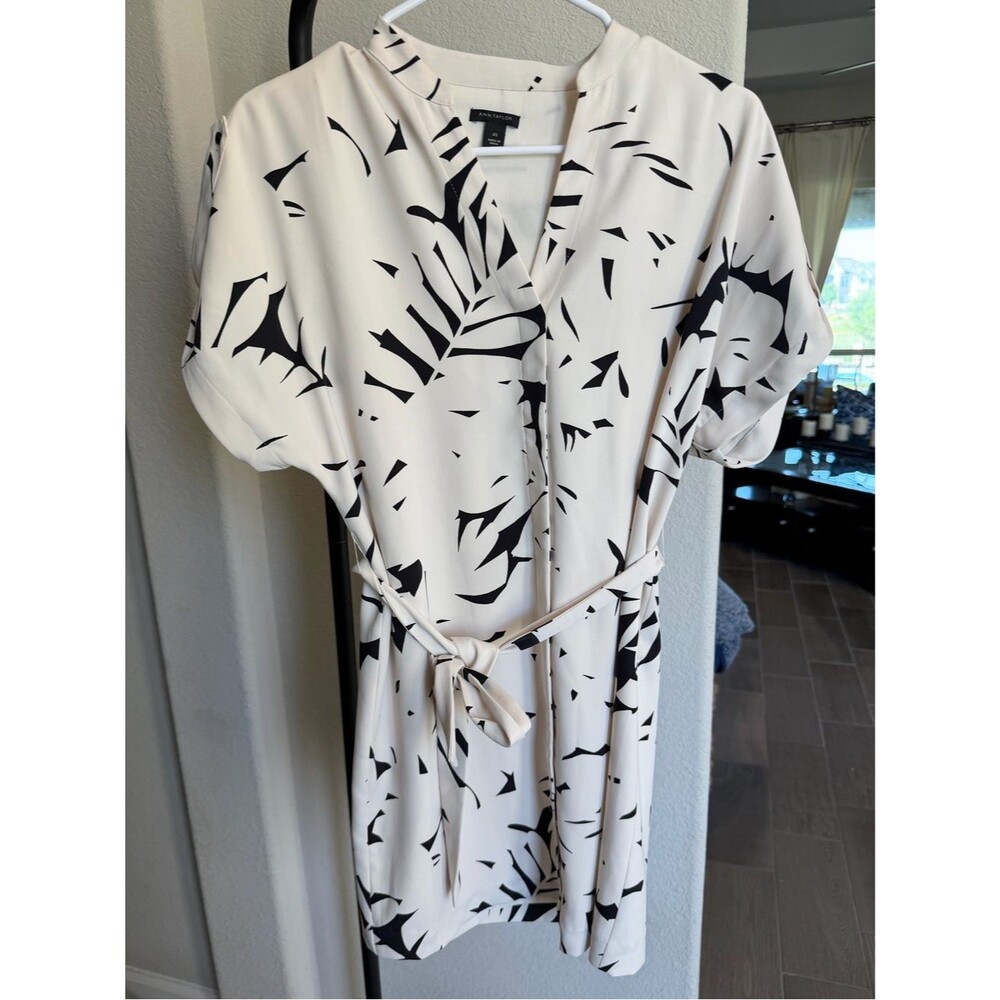 Ann Taylor Cream and Black Abstract Tie-Waist Mini Dress XS